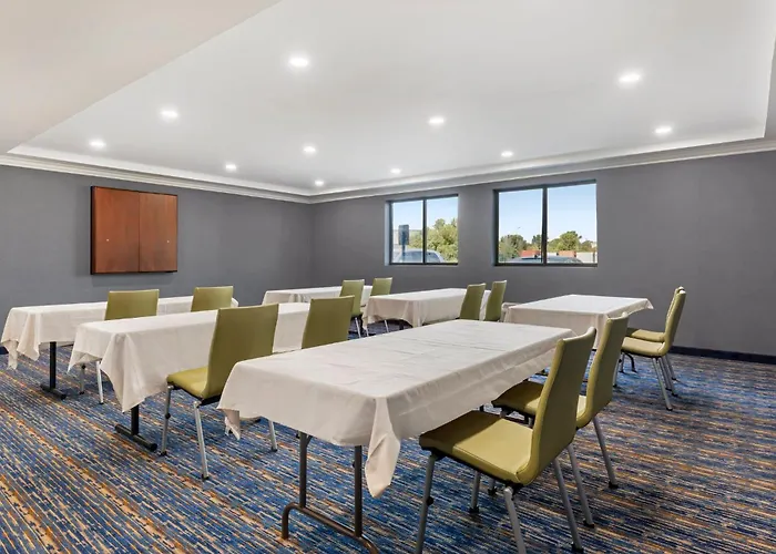Garner Hotel Warren Northwest By Ihg