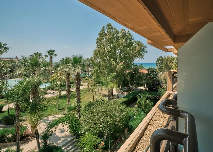 Acacia Resort