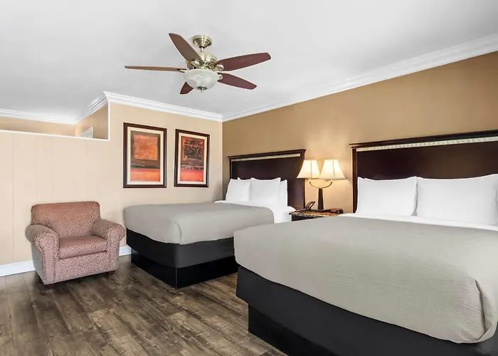 Quality Inn & Suites Santa Maria