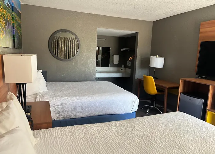 Days Inn & Suites By Wyndham Needles