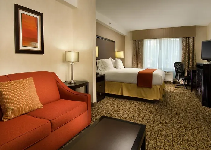 Holiday Inn Express & Suites Alexandria - Fort Belvoir By Ihg