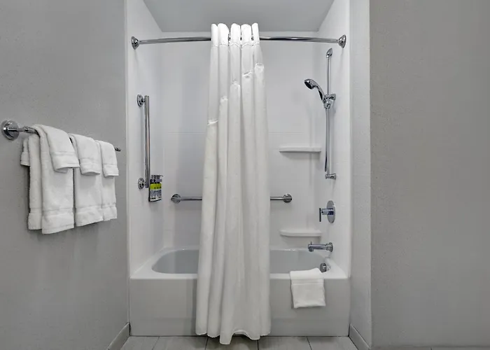 Holiday Inn Express Atmore By Ihg