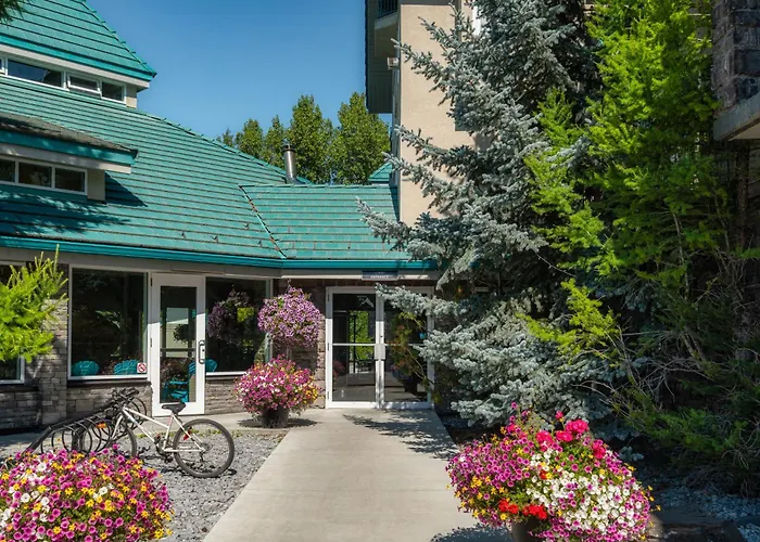 Pocaterra Inn&Waterslide