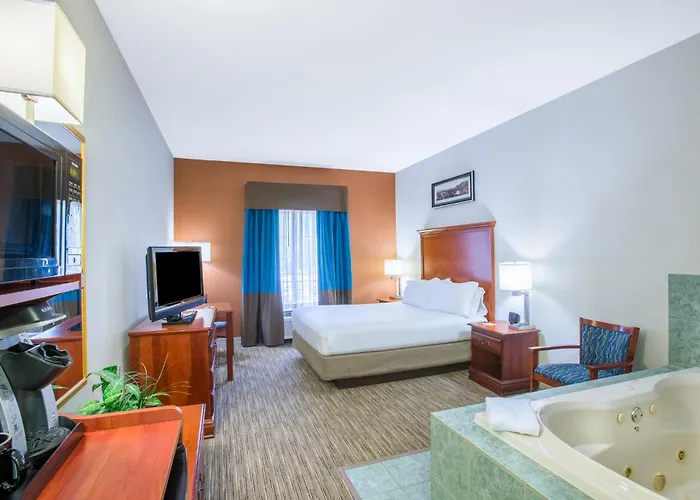 Holiday Inn Express Hotel & Suites Brattleboro By Ihg