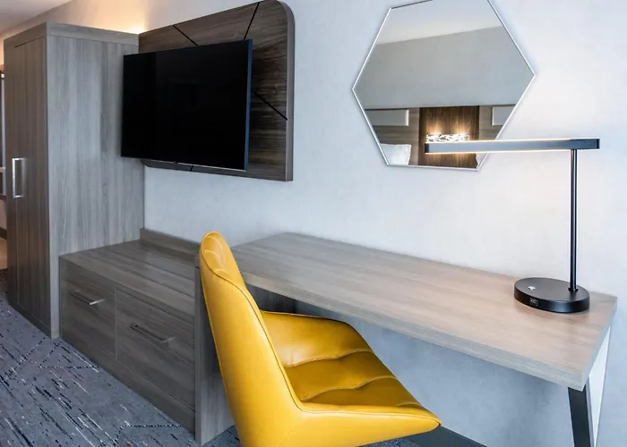 Holiday Inn Express & Suites Dewitt - Syracuse By Ihg