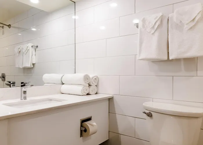 Cartier Place Suite Hotel