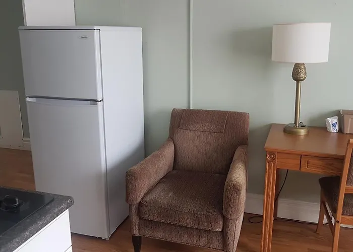 Claymore Inn And Suites