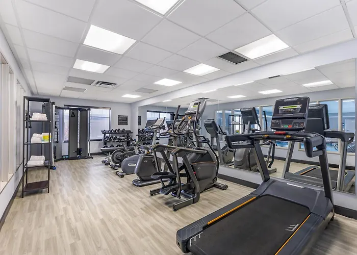 Best Western Plus Airport Inn & Suites