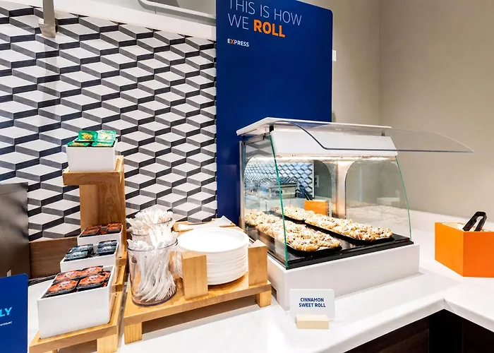 Holiday Inn Express & Suites - Huntsville Airport By Ihg