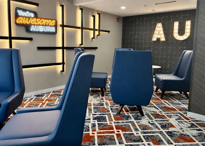 La Quinta Inn & Suites By Wyndham Auburn - University Area