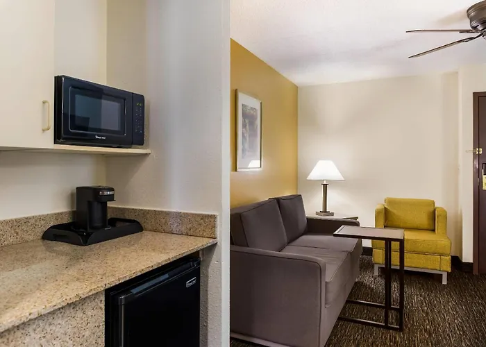 Quality Suites Milwaukee Airport