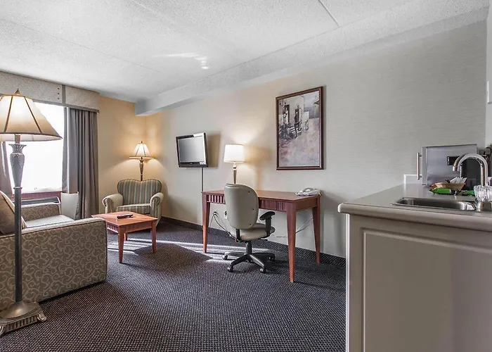 Quality Inn & Suites Bay Front
