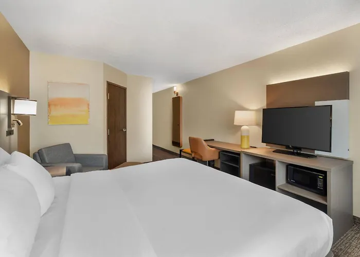 Comfort Inn & Suites Butler