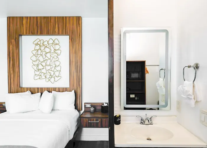 Urban Boutique Hotel- Little Italy, Downtown San Diego