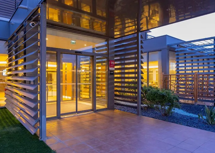 Zenitude Hotel la Valadière, an Ascend Collection Hotel