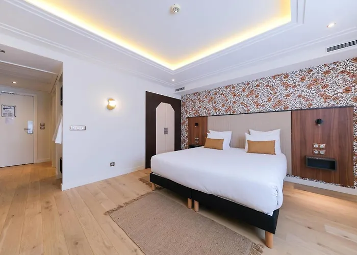 Zenitude Hotel la Valadière, an Ascend Collection Hotel