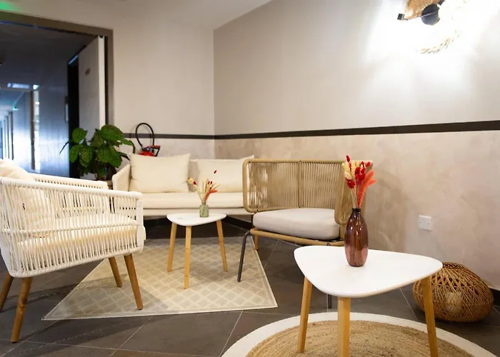 Zenitude Hotel la Valadière, an Ascend Collection Hotel