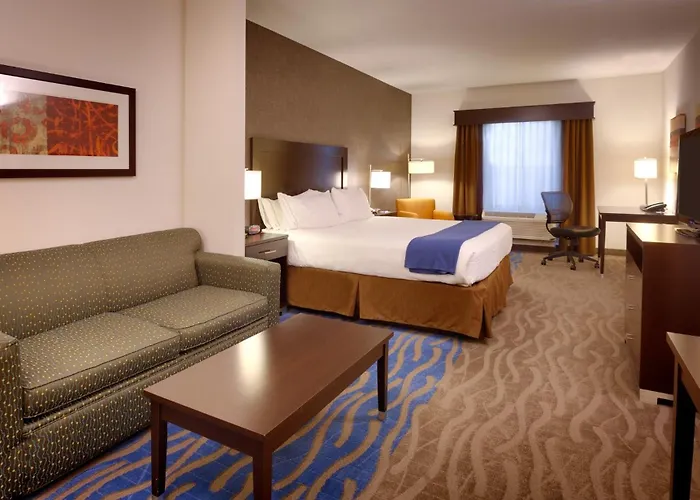 Holiday Inn Express & Suites Overland Park By Ihg