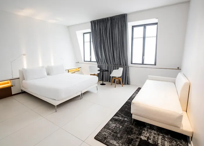 Hotel C2