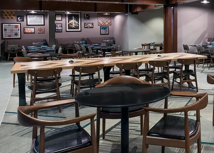 Four Points By Sheraton Huntsville Airport