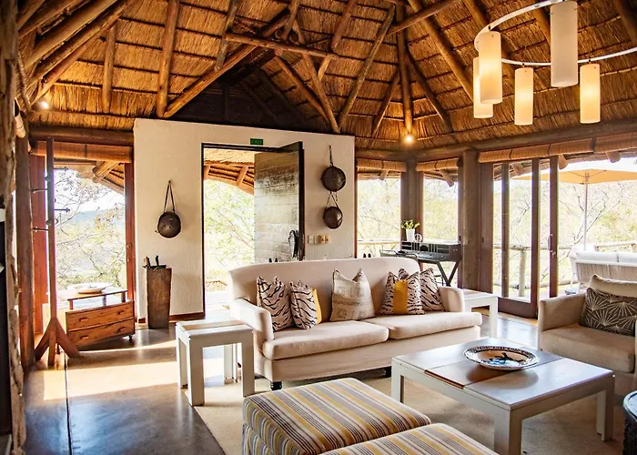 Tshwene Lodge