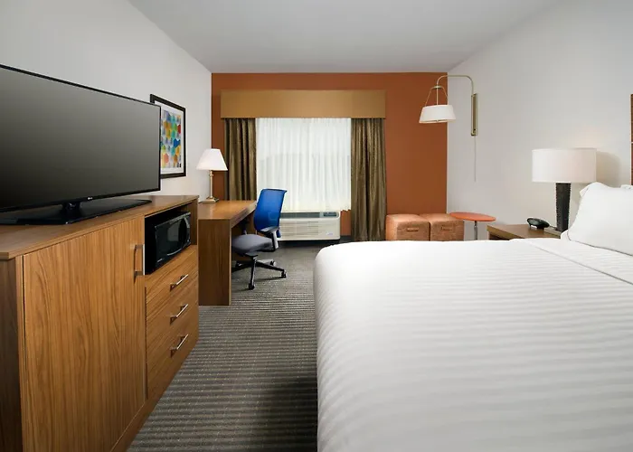Holiday Inn Express & Suites Bay City By Ihg
