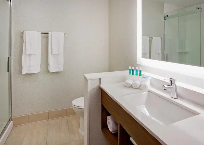 Holiday Inn Express And Suites Des Moines Downtown By Ihg