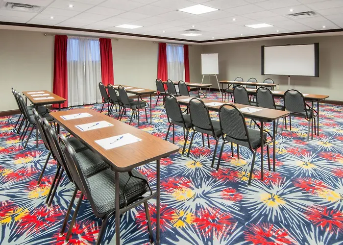 Holiday Inn Express Cleveland Airport - Brook Park By Ihg