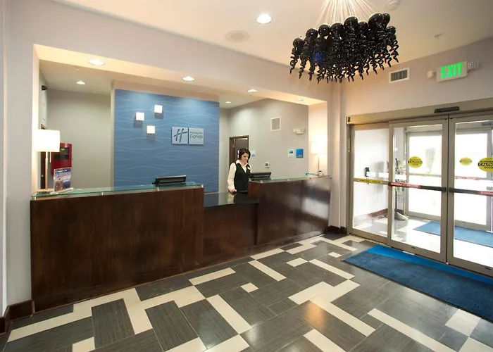 Holiday Inn Express & Suites Morrilton By Ihg