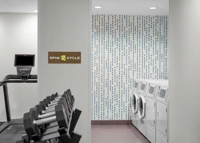 Home2 Suites By Hilton Milwaukee Airport