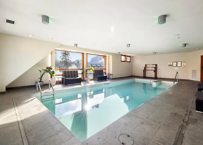 Moose Hotel And Suites