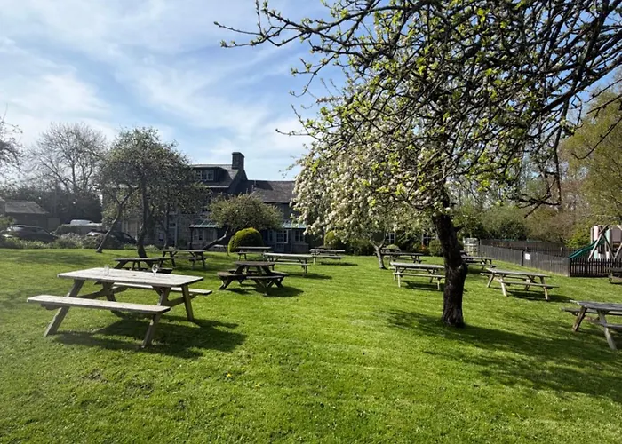 Llanerch Inn