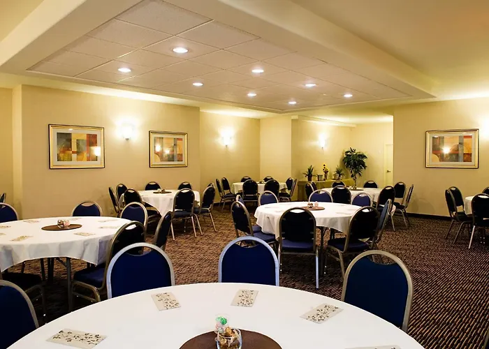 Holiday Inn Express & Suites-Regina-South By Ihg