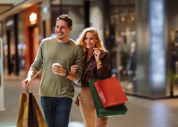 Holiday Inn Express & Suites Toronto Airport West By Ihg