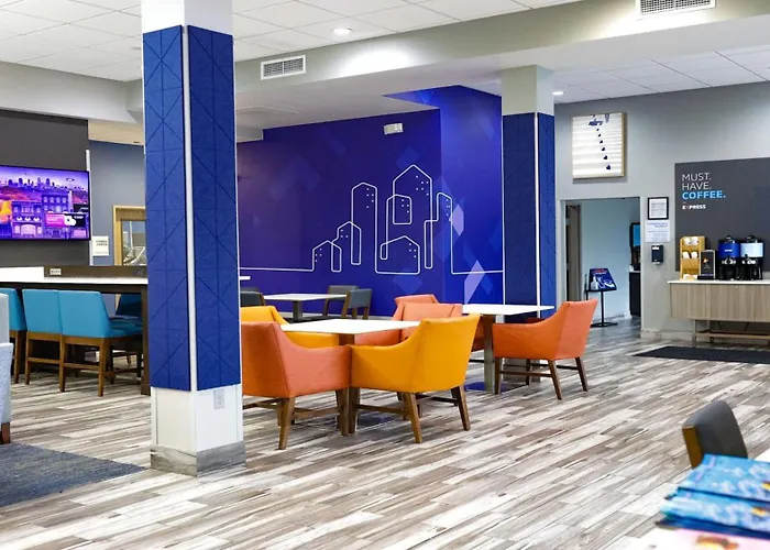 Holiday Inn Express & Suites Memphis Arpt Elvis Presley Blv By Ihg