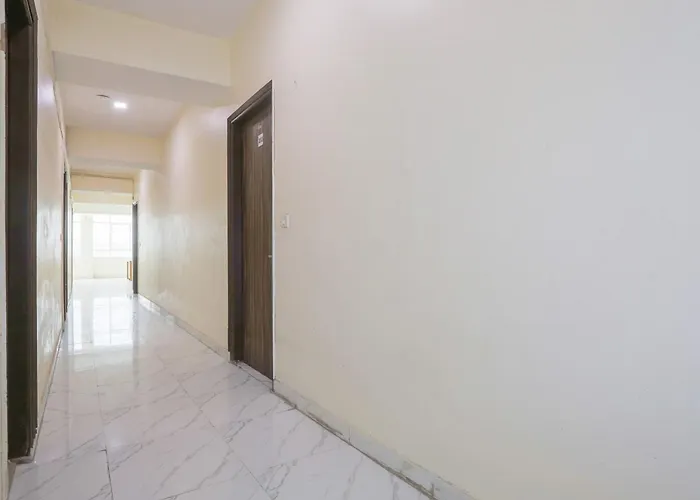 Super Hotel O Downtown Uttam Nagar Formerly Town Plaza
