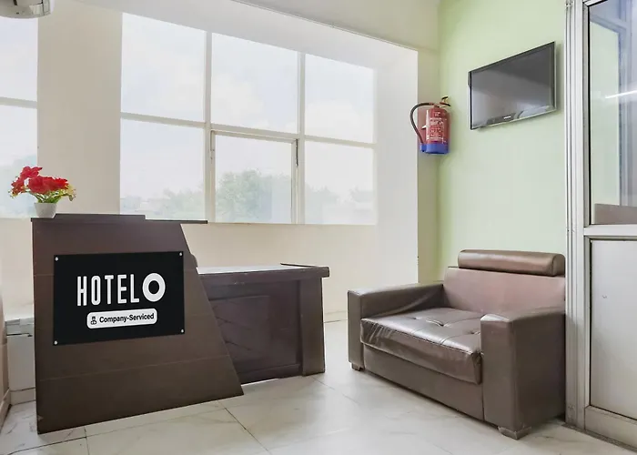 Super Hotel O Downtown Uttam Nagar Formerly Town Plaza