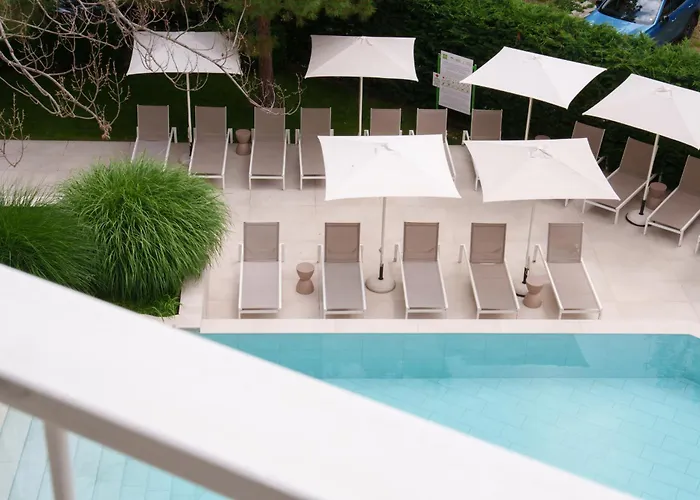 Ibis Styles Golden Sands Roomer Hotel