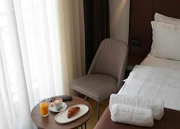 Qama Hotel