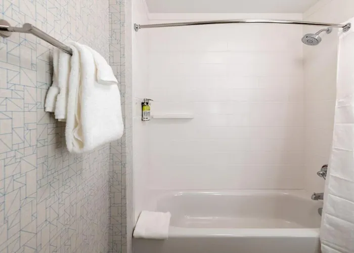 Holiday Inn Express & Suites - Marion By Ihg