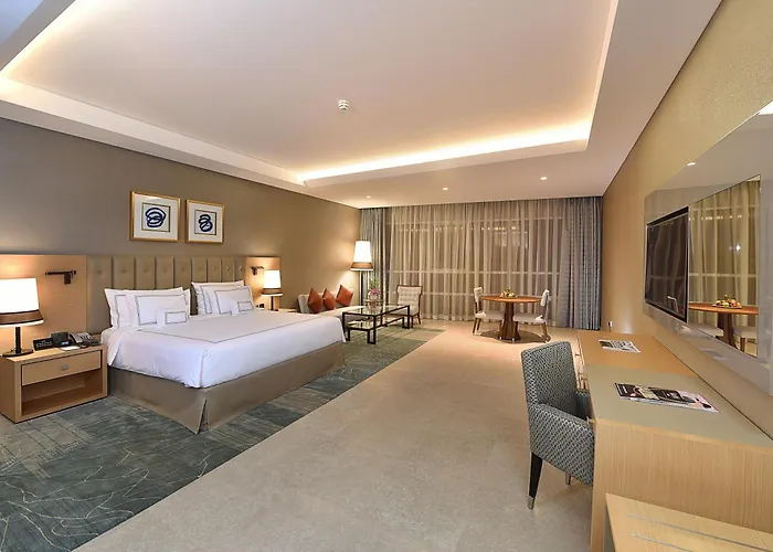 Grand Cosmopolitan Hotel
