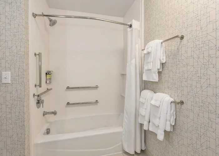 Holiday Inn Express & Suites Jersey City - Holland Tunnel By Ihg
