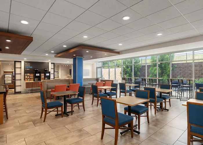 Holiday Inn Express & Suites - Staunton By Ihg