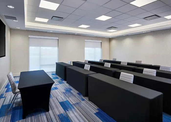 Holiday Inn Express & Suites Windsor East - Lakeshore By Ihg