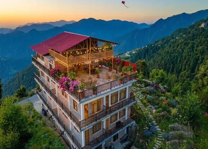 La Riqueza Kanatal - Himalayan View Rooms - Parking On Site - Close To Surkanda Devi Temple & Jungle Safari