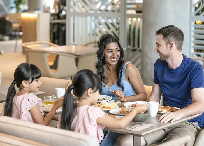 Holiday Inn & Suites Sunshine Coast, An Ihg Hotel