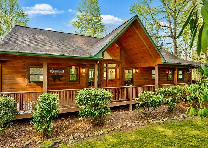 Creekside Luxury Vintage Mountain Cabin, King Bed, Spa, Fire Pit, Game Room, Dogsok
