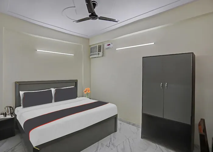Collection O Hotel Marina