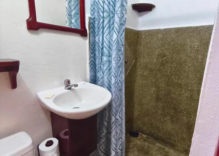 Chale'S House Hotel