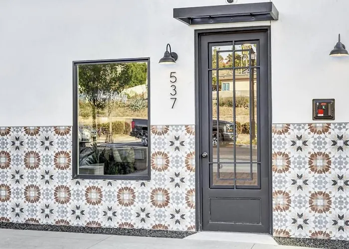 Vista Vacation In Historic City Center Walkable